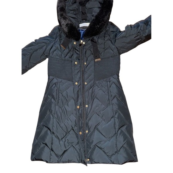 Tahari Women's Black Hooded Quilted Puffer Coat Faux Fur Trim M stadium length - Picture 9 of 15